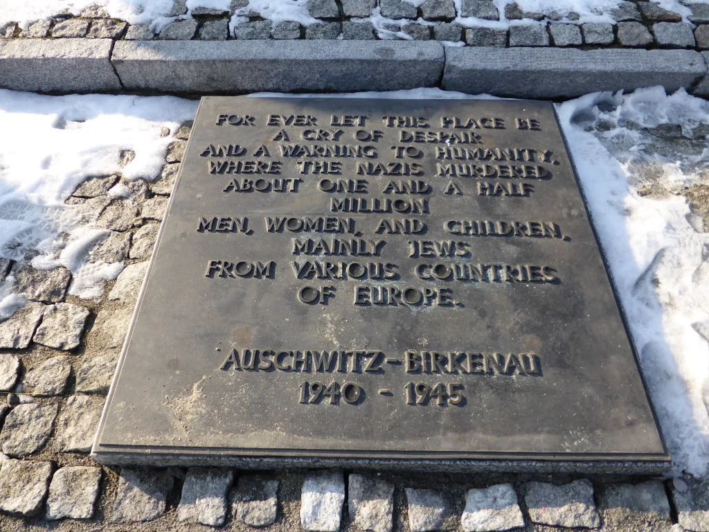 Memorial in 20 different languages 