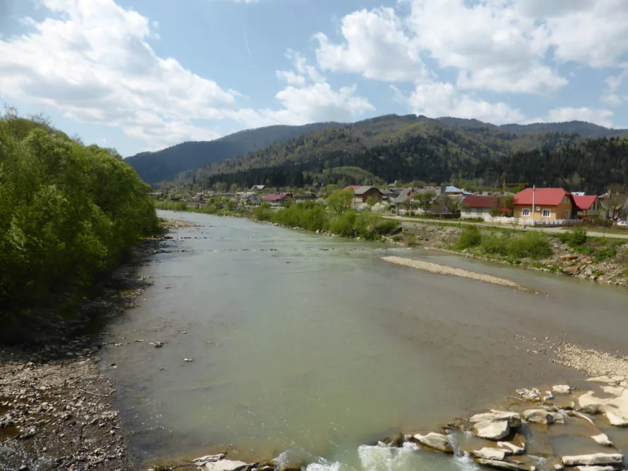 The river Opir passes through the town of Skole