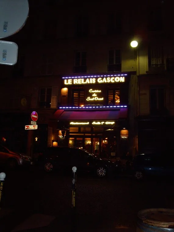 Le Relais Gascon restaurant in Montmartre. MASSIVE salads here