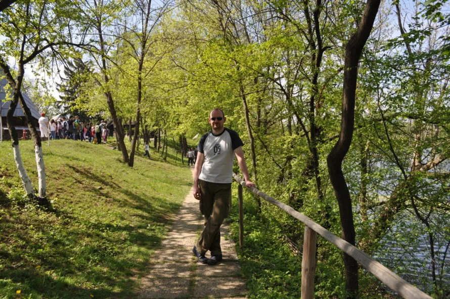 The museum is located next to Herăstrău Lake