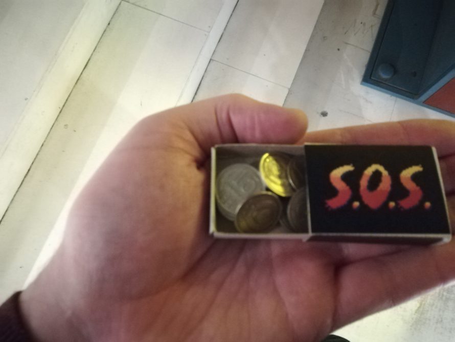 Matchbox with coins for the games