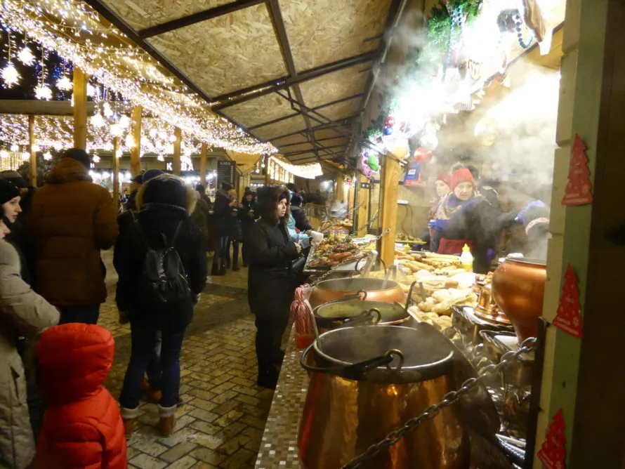 Hot drinks and hot food